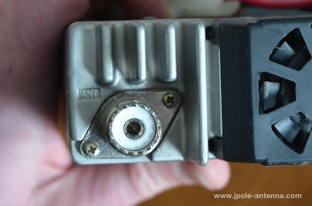 CEA-AD259L Antenna Adapter: SO-239 (UHF Female) To Motorola Car Radio Plug
