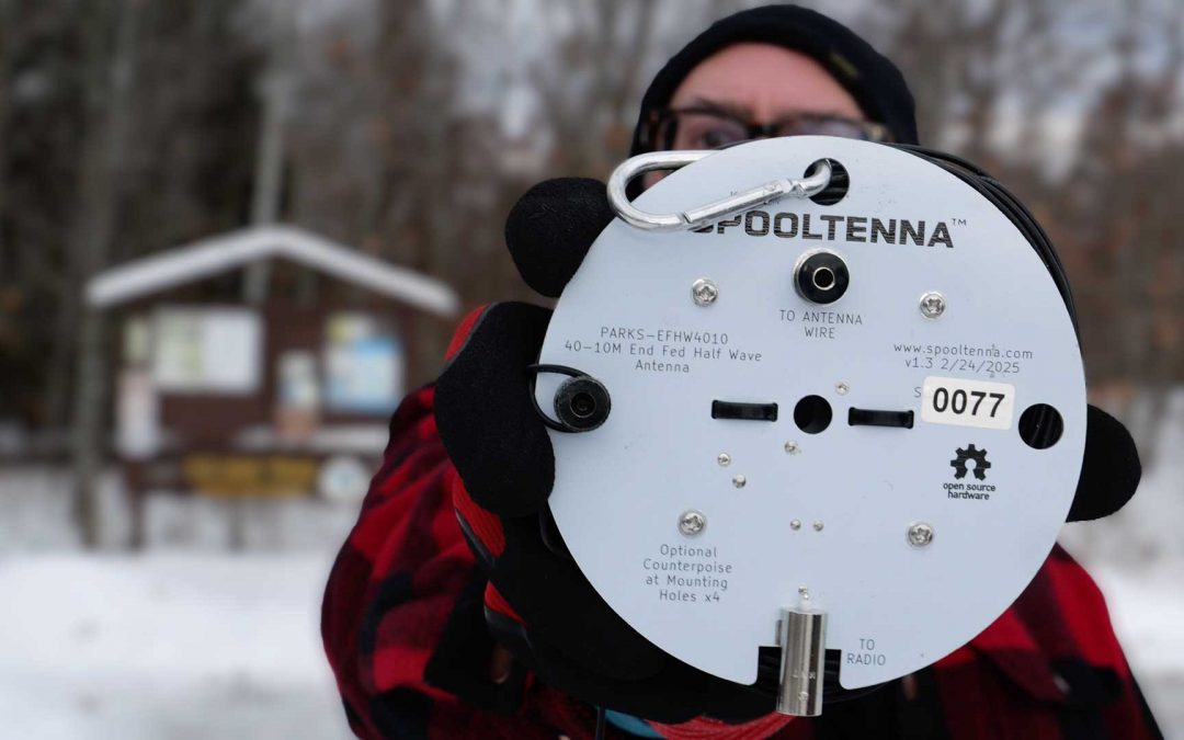 This portable antenna crushed four ham radio bands in the park